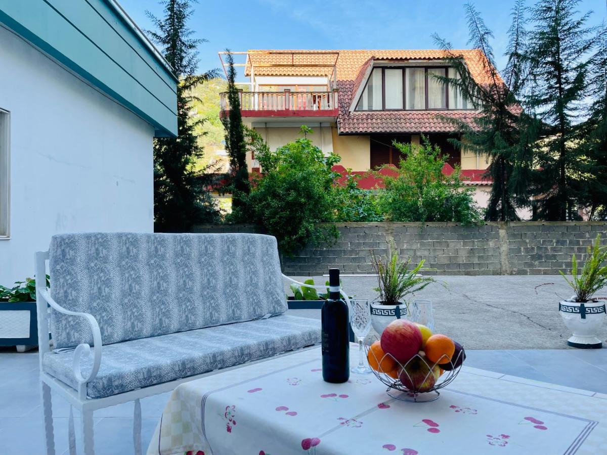Jico Travel - Erjon Apartments Vlorë Buitenkant foto