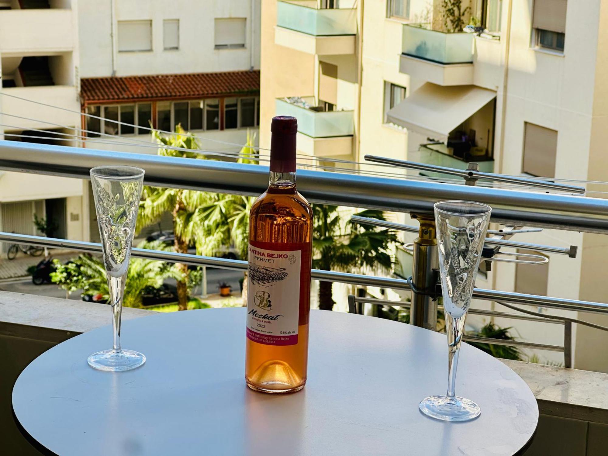 Jico Travel - Erjon Apartments Vlorë Buitenkant foto